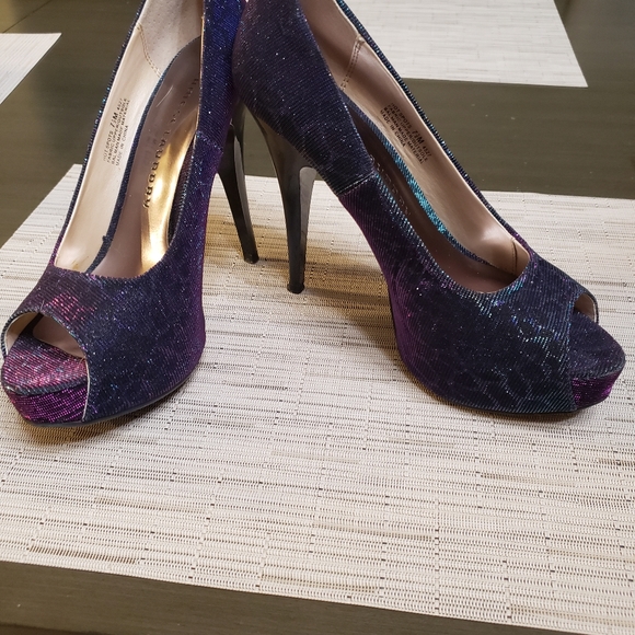 High Heels - Picture 7 of 11